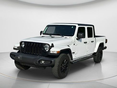 Used 2022 Jeep Gladiator Sport AWD/4WD image 1