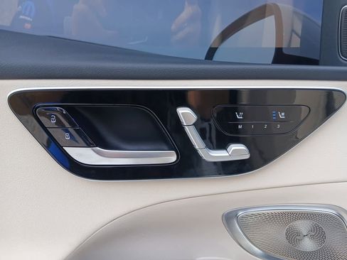 Used 2025 Mercedes-Benz C 300 Sedan image 15