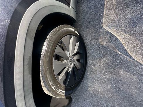 Used 2022 Volkswagen Taos S w/ IQ Drive S Package image 7