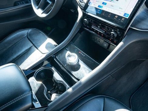 Certified 2023 Jeep Grand Cherokee Limited RWD image 42
