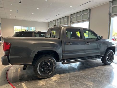 Used 2022 Toyota Tacoma SR image 9