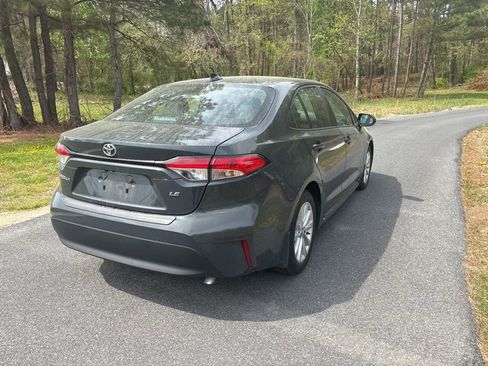 Used 2026 Toyota Corolla LE w/ LE Premium Package image 5