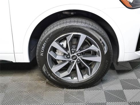 Used 2024 Audi Q5 2.0T Premium w/ Summer of Audi Package AWD/4WD image 36