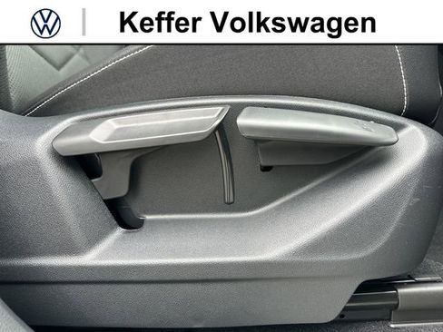 New 2026 Volkswagen Atlas SE FWD image 31