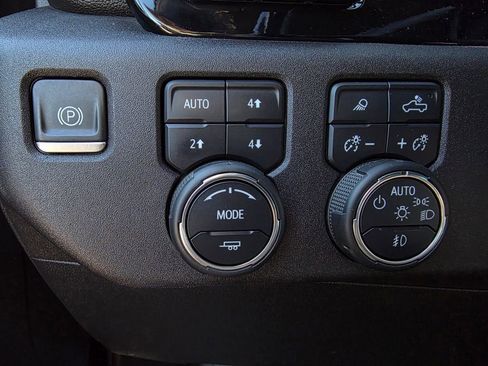 Used 2024 Chevrolet Silverado 3500 High Country w/ High Country Premium Package image 11