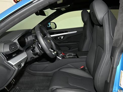 Used 2022 Lamborghini Urus image 15