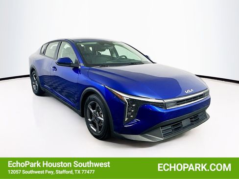 Used 2025 Kia K4 LXS image 1