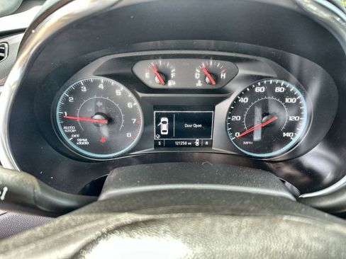 Used 2018 Chevrolet Malibu LT image 30