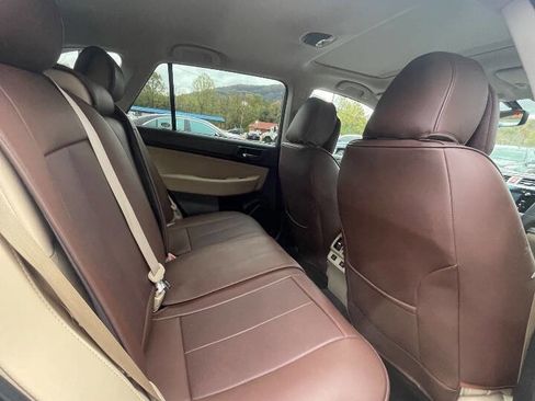 Used 2017 Subaru Outback 2.5i Limited image 17