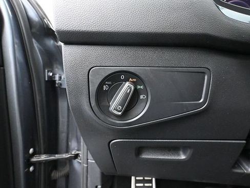 Used 2019 Volkswagen Tiguan SEL Premium R-Line FWD image 29