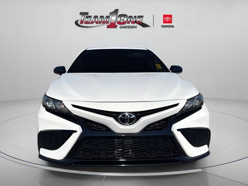 Used 2024 Toyota Camry SE image 2