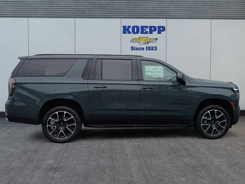 New 2026 Chevrolet Suburban RST w/ Advanced Technology Package AWD/4WD image 6