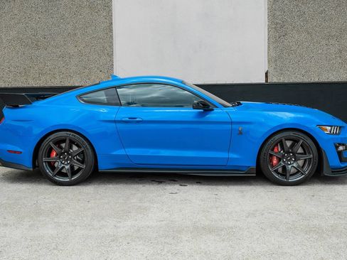 Used 2022 Ford Mustang Shelby GT500 w/ Carbon Fiber Track Pack RWD image 8