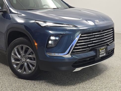 New 2026 Buick Enclave Preferred w/ LPO, Floor Liner Package image 2