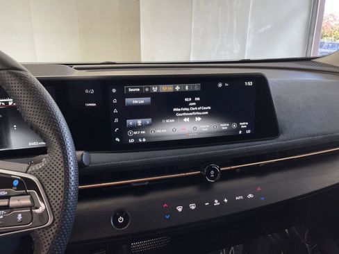 Certified 2025 Nissan Ariya Platinum image 28