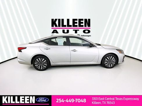 Used 2024 Nissan Altima 2.5 SV image 9