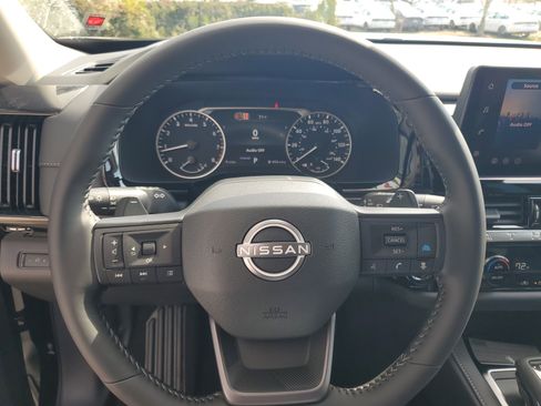 New 2026 Nissan Pathfinder SV image 11