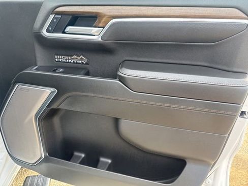 Used 2025 Chevrolet Silverado 1500 High Country w/ High Country Premium Package image 30