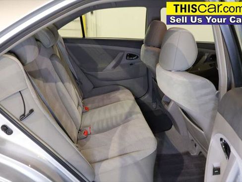 Used 2011 Toyota Camry LE image 20