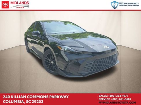 Used 2026 Toyota Camry SE FWD image 1