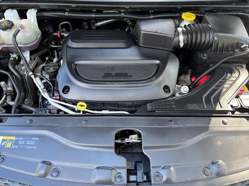 Used 2024 Chrysler Voyager LX FWD image 34