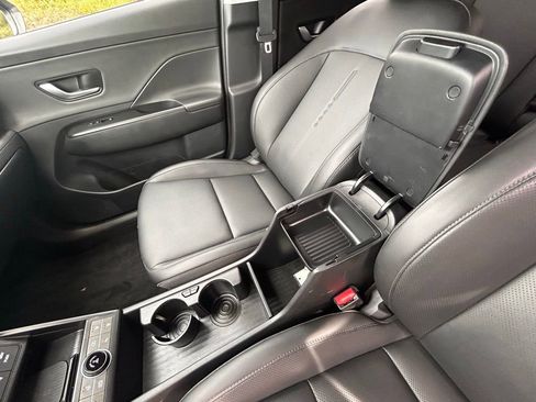 Used 2024 Hyundai Kona Limited image 19