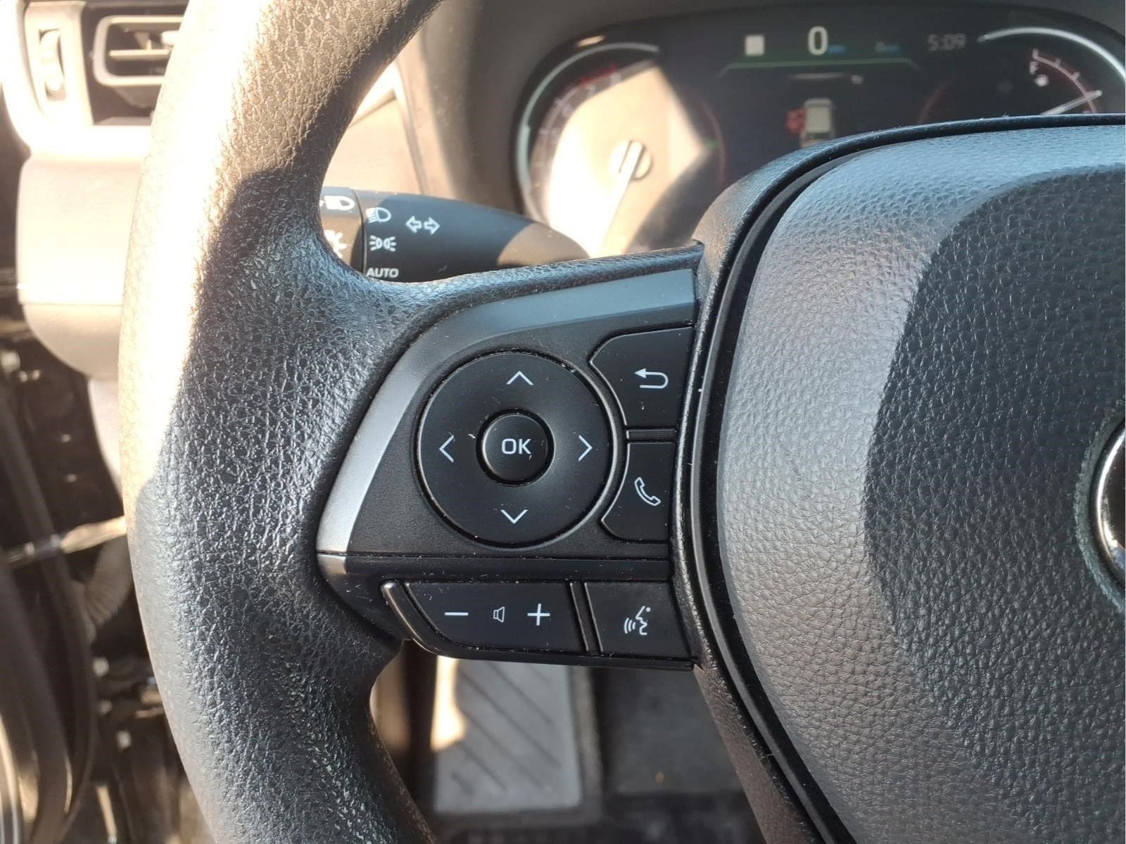 Used 2024 Toyota RAV4 XLE FWD image 13