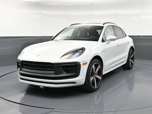 Certified 2022 Porsche Macan GTS AWD/4WD image 1