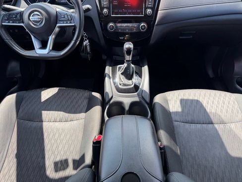 Used 2019 Nissan Rogue S w/ Special Edition Package FWD image 23