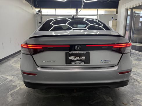 Used 2025 Honda Accord Sport image 4