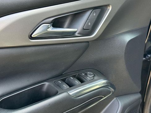 Used 2024 Chevrolet Traverse LT FWD image 23
