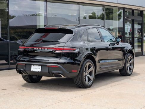 Certified 2025 Porsche Macan image 9