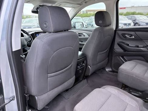 Used 2021 Chevrolet Traverse LT FWD image 19