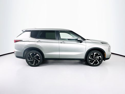 Used 2024 Mitsubishi Outlander SE AWD/4WD image 10