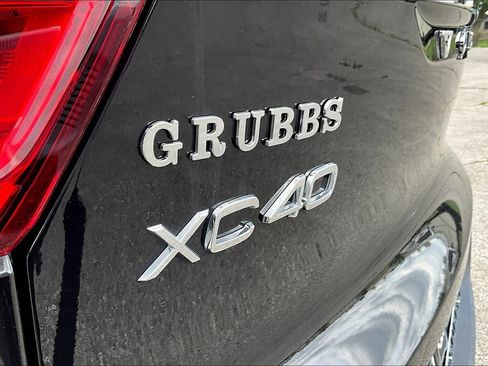 Used 2024 Volvo XC40 B5 Core image 43