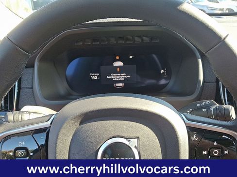 Certified 2025 Volvo XC90 B6 Plus image 21