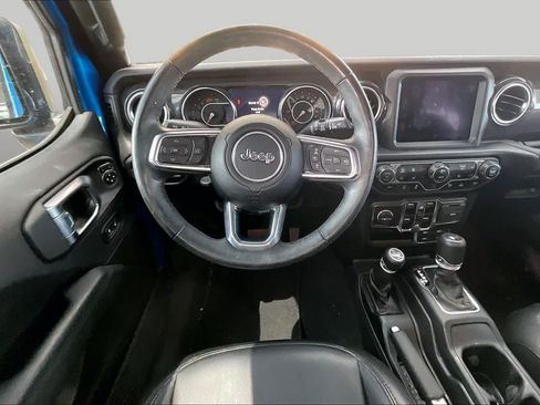 Used 2022 Jeep Wrangler Unlimited Sahara AWD/4WD image 6
