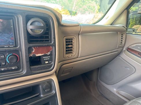 Used 2004 GMC Sierra 1500 SLT w/ Light Duty Power Package RWD image 24