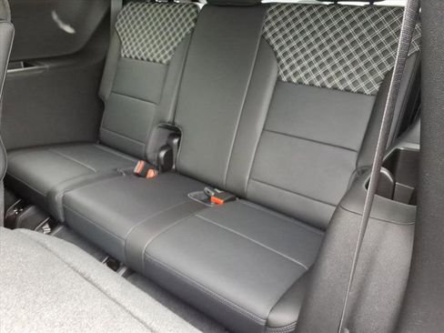 New 2026 GMC Acadia Denali w/ Super Cruise Package image 13