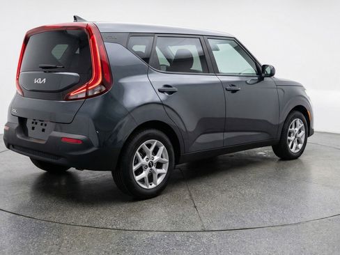 Used 2025 Kia Soul LX w/ LX Technology Package FWD image 9