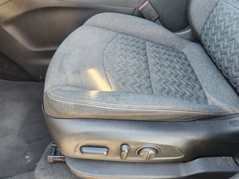 Used 2024 Chevrolet Equinox LT image 30