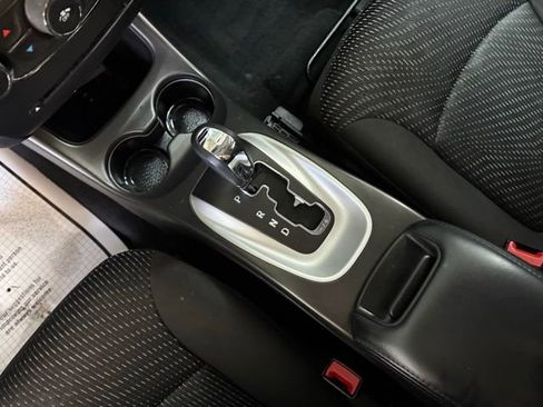 Used 2017 Dodge Journey SE image 32