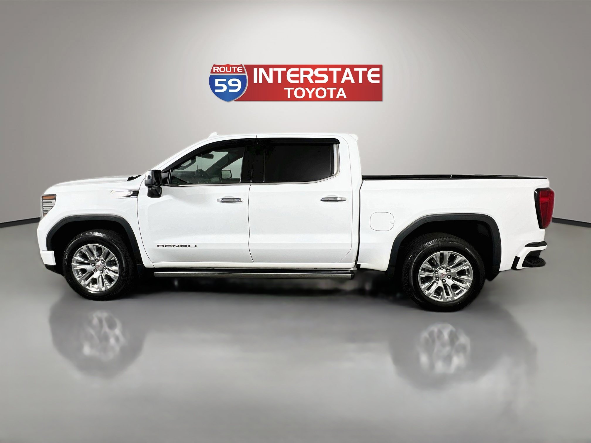 Used 2023 GMC Sierra 1500 Denali AWD/4WD image 4