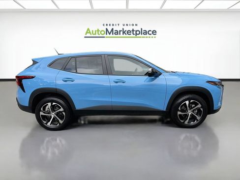 Used 2024 Chevrolet Trax RS w/ Driver Confidence Package FWD image 8