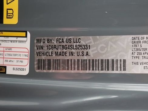 Used 2025 Jeep Gladiator Rubicon w/ Safety Group AWD/4WD image 26