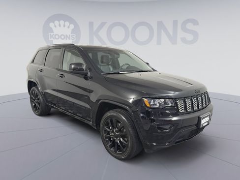 Used 2022 Jeep Grand Cherokee Laredo X image 10