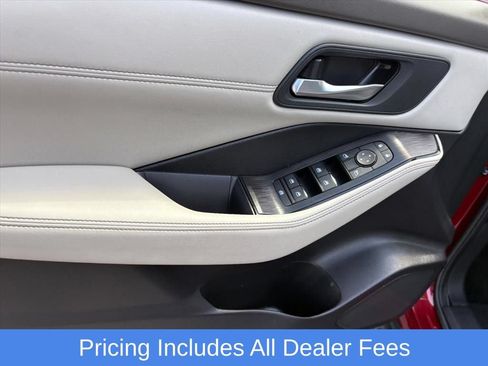 Used 2025 Nissan Rogue SV w/ SV Premium Package AWD/4WD image 23