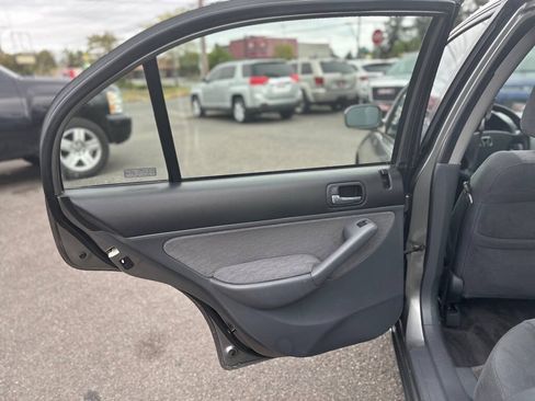 Used 2005 Honda Civic Hybrid Sedan image 18