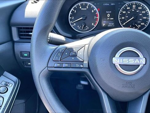 Certified 2025 Nissan Sentra S FWD image 10