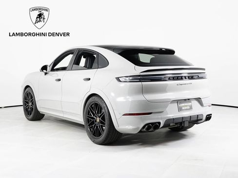 Used 2026 Porsche Cayenne GTS AWD/4WD image 3